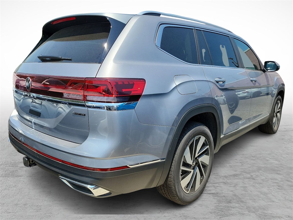 2024 Volkswagen Atlas SEL photo 4