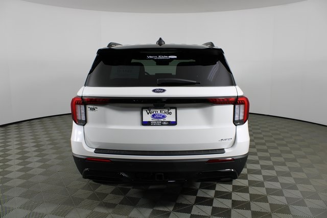 2025 Ford Explorer ST-Line photo 4