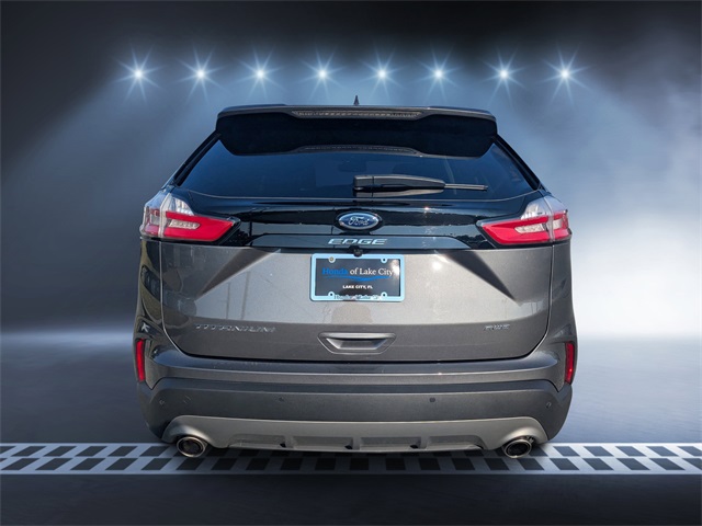 2022 Ford Edge Titanium photo 4