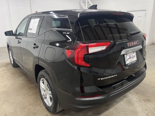 2022 Gmc Terrain SLE photo 2