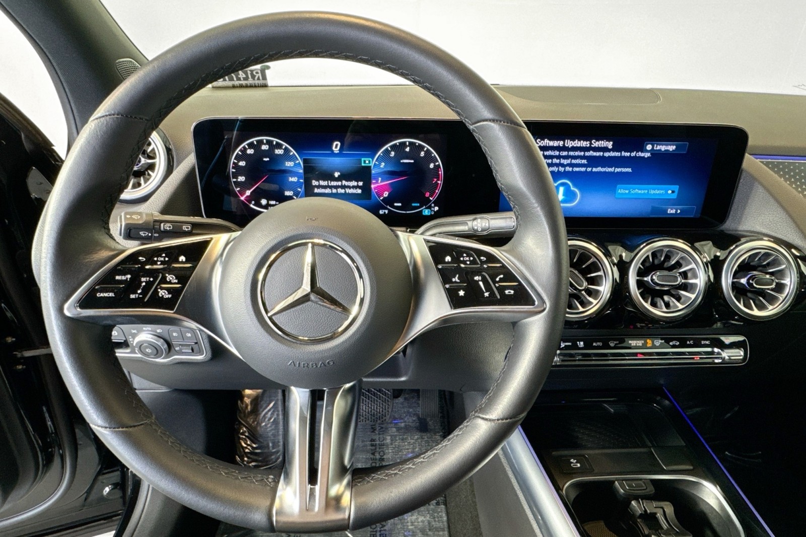 2025 Mercedes Benz GLA 250 photo 11