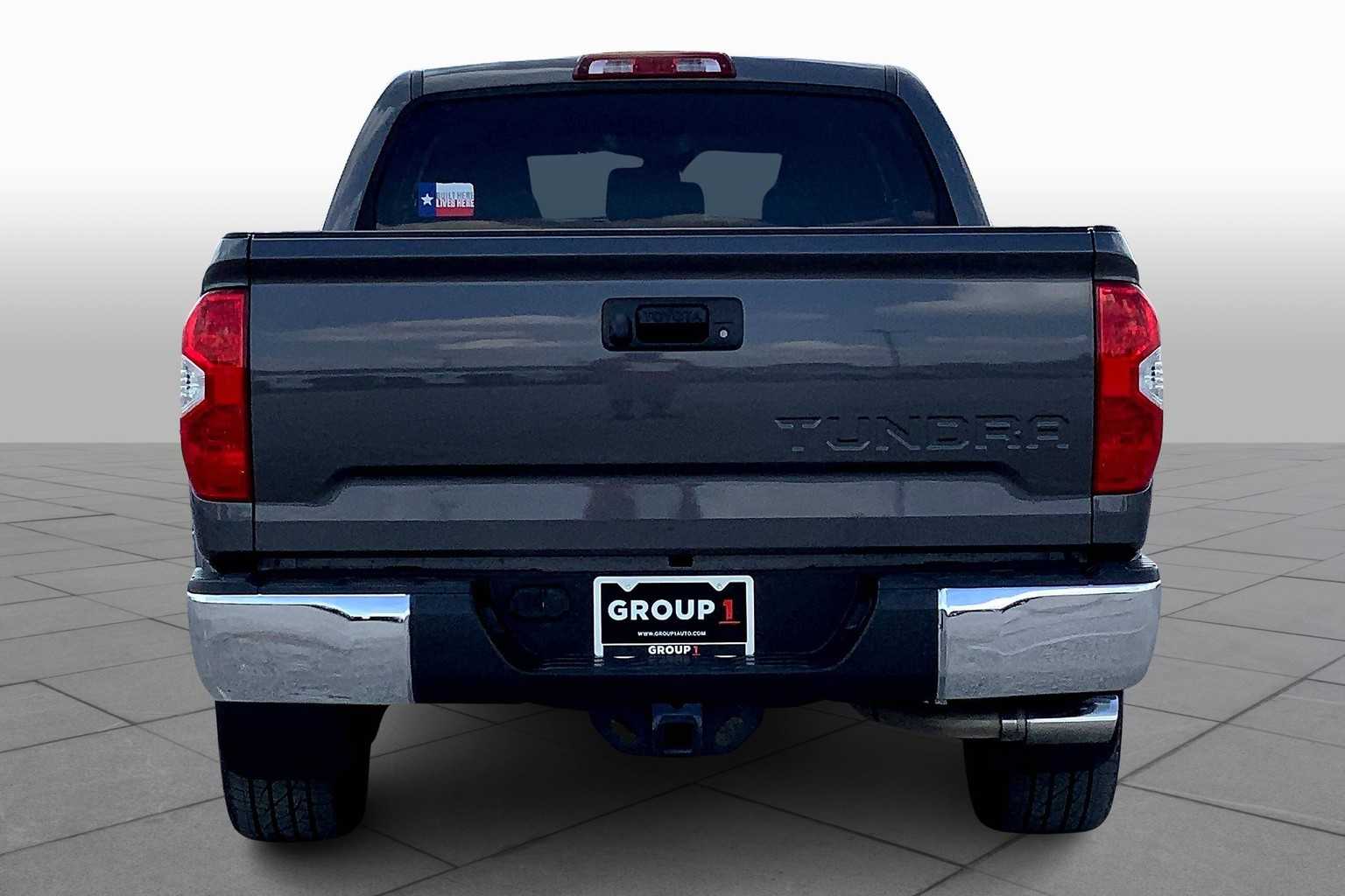 2018 Toyota Tundra SR5 photo 4