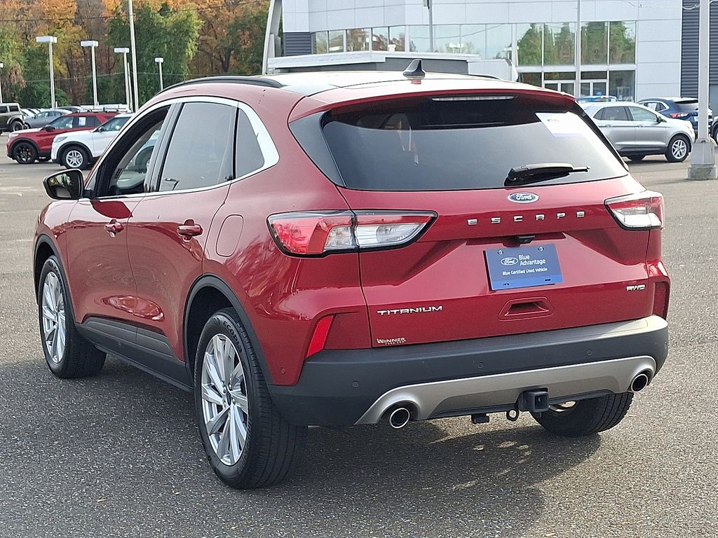 2022 Ford Escape Titanium photo 3