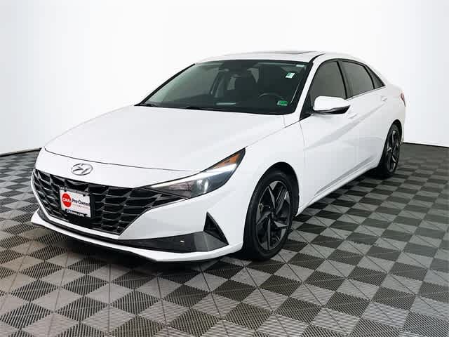 2021 Hyundai Elantra SEL photo 3