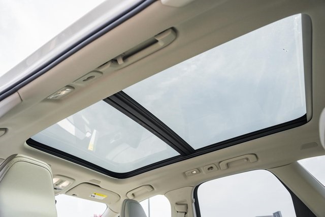 2026 Volvo XC60 Hybrid T8 photo 30