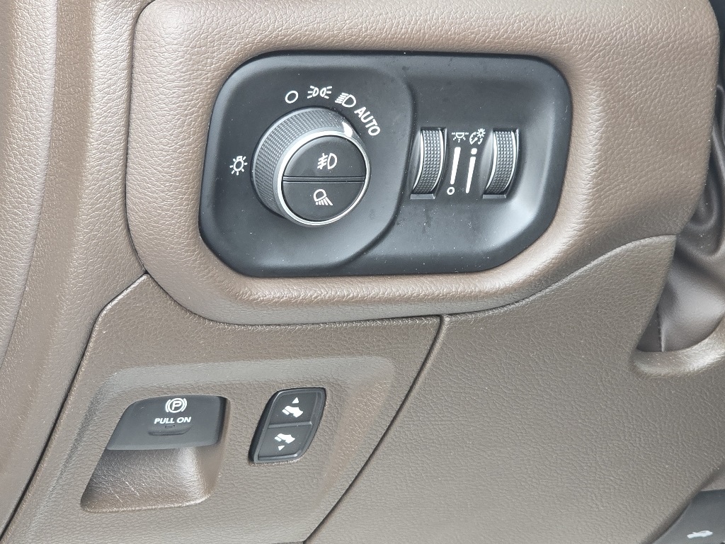 2025 Ram 1500 Laramie photo 7