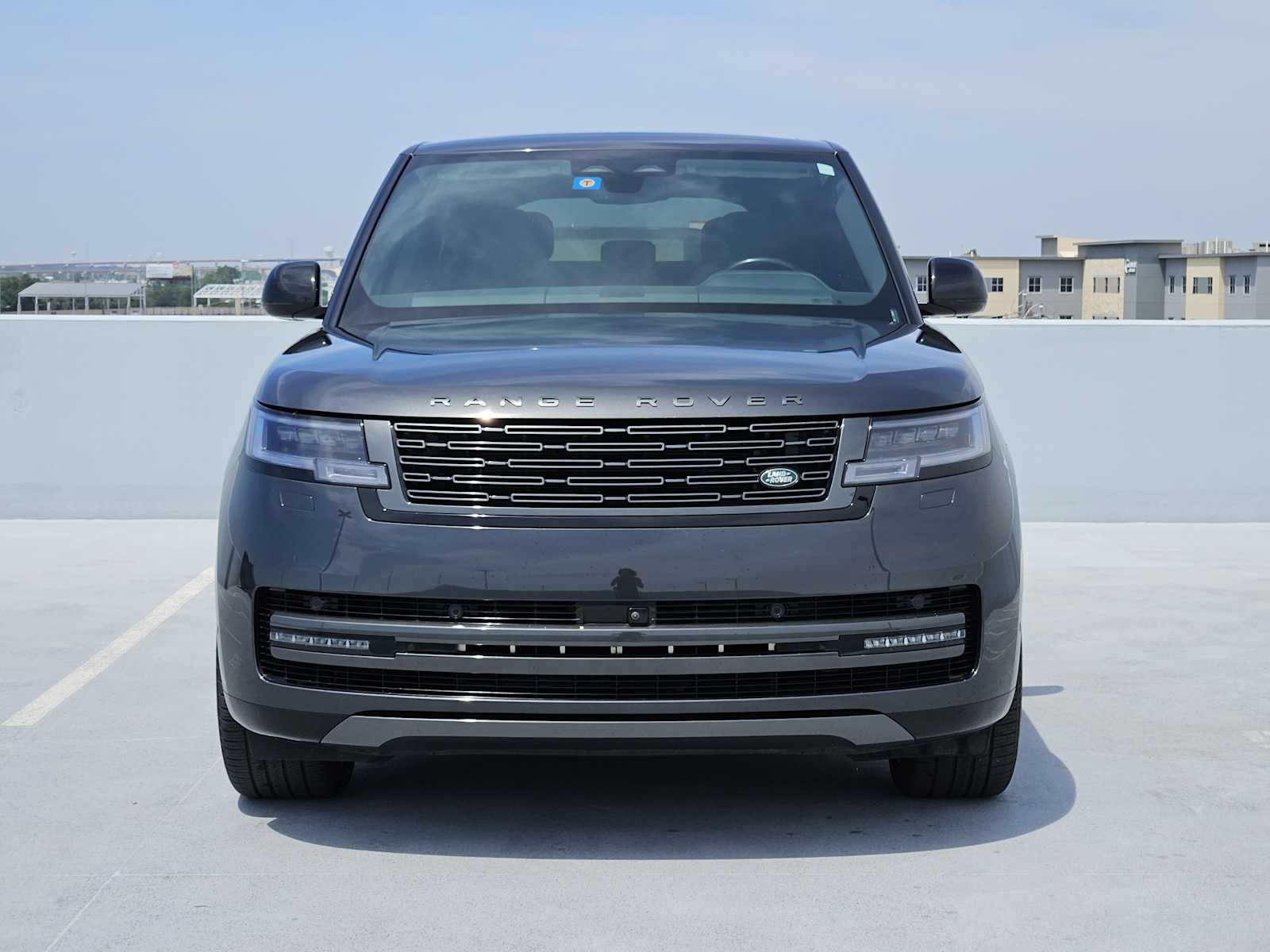 2024 Land Rover Range Rover SE photo 2