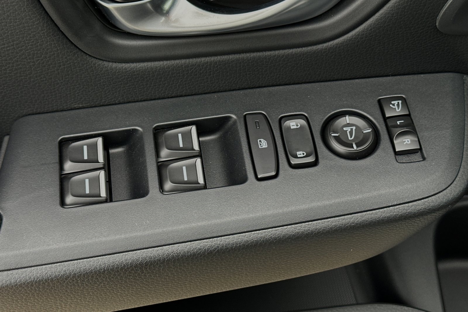 2025 Honda Pilot Black Edition photo 11