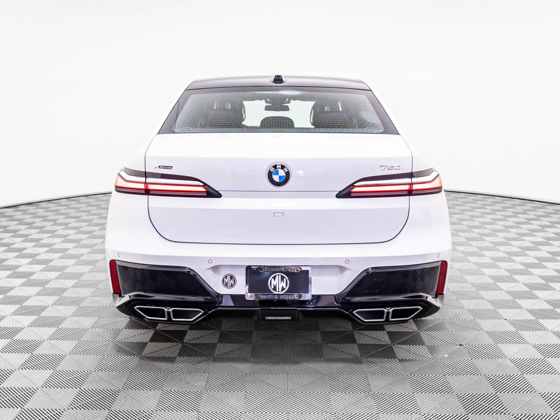 New 2025 Mineral White Metallic BMW 760i xDrive image 4