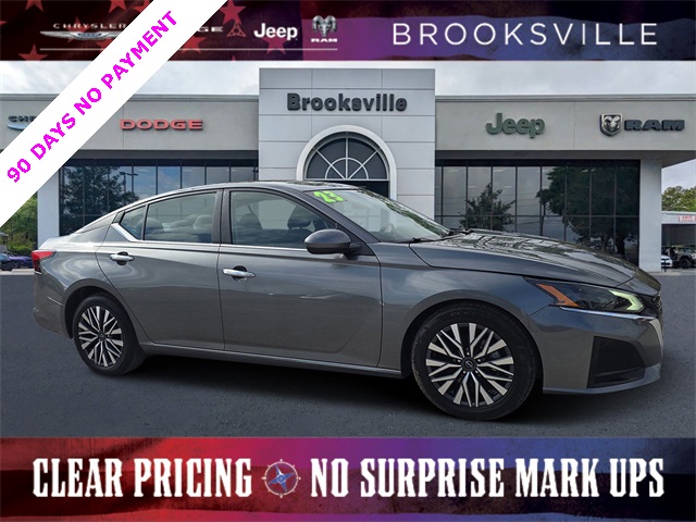 2023 Nissan Altima SV's photo