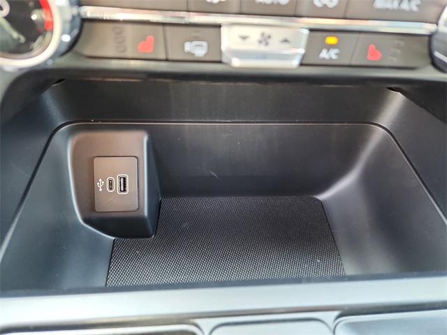 2025 Ford F-150 Lightning XLT photo 22