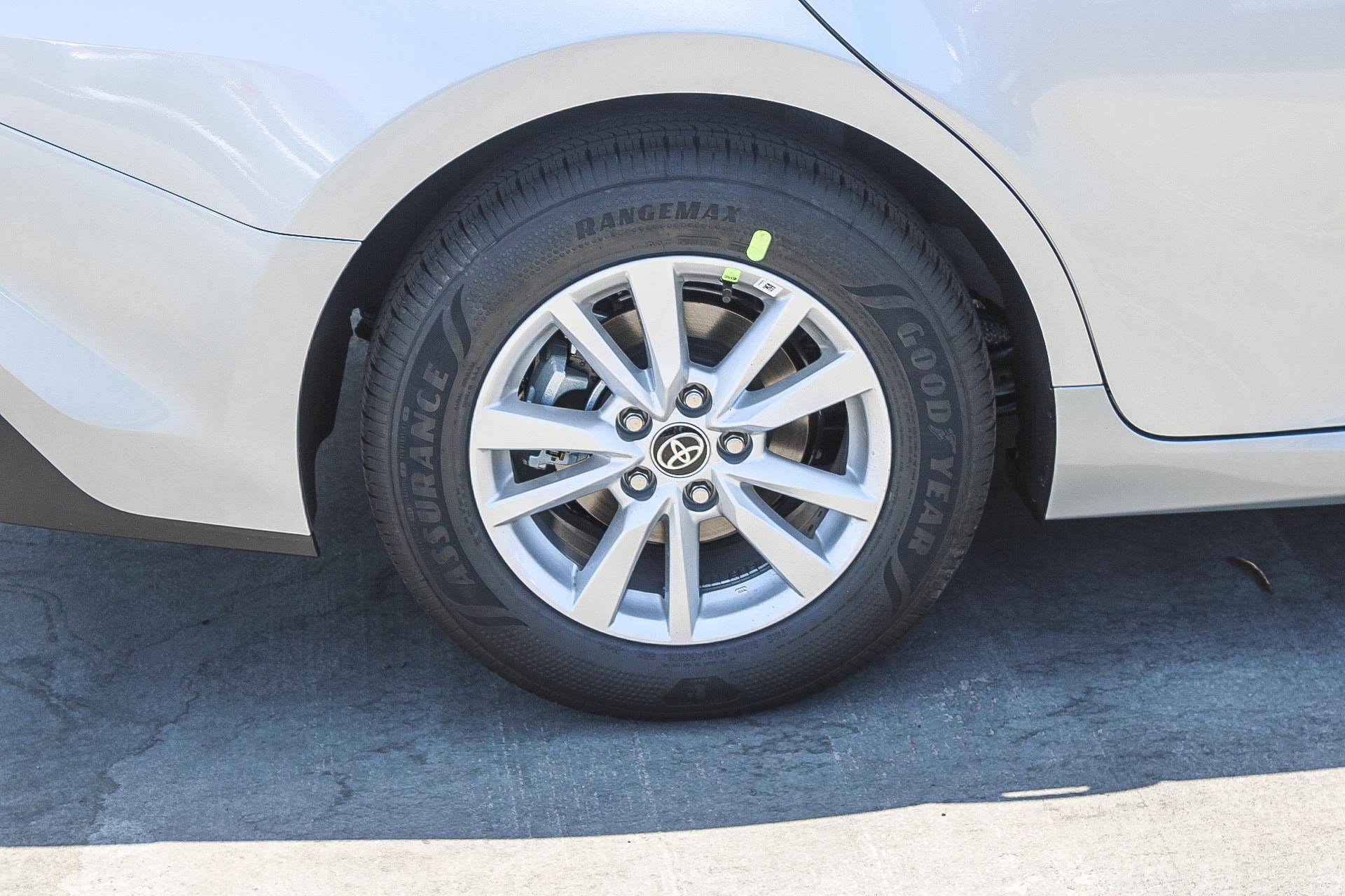 2025 Toyota Camry LE photo 10