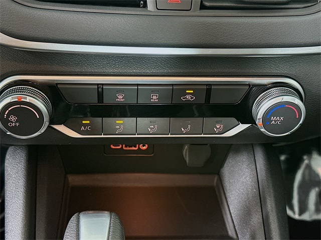 2024 Nissan Sentra SV photo 18