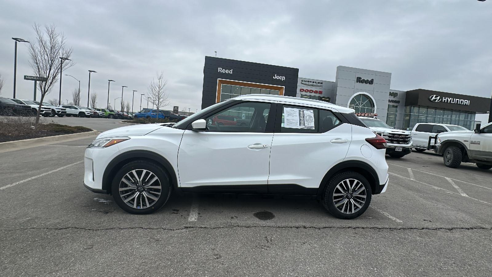 Used 2024 Nissan Kicks SV with VIN 3N1CP5CV4RL472041 for sale in Kansas City