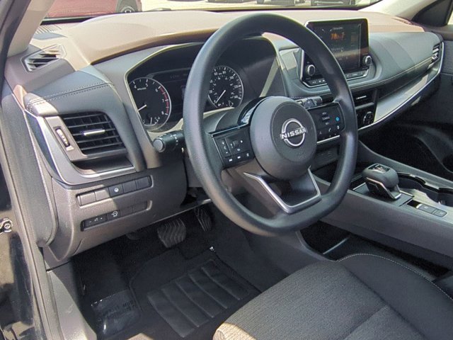 2023 Nissan Rogue SV photo 2