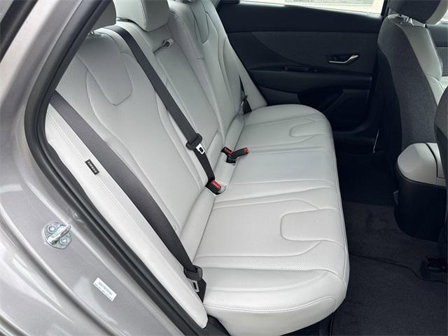 2025 Hyundai Elantra Hybrid Limited photo 15