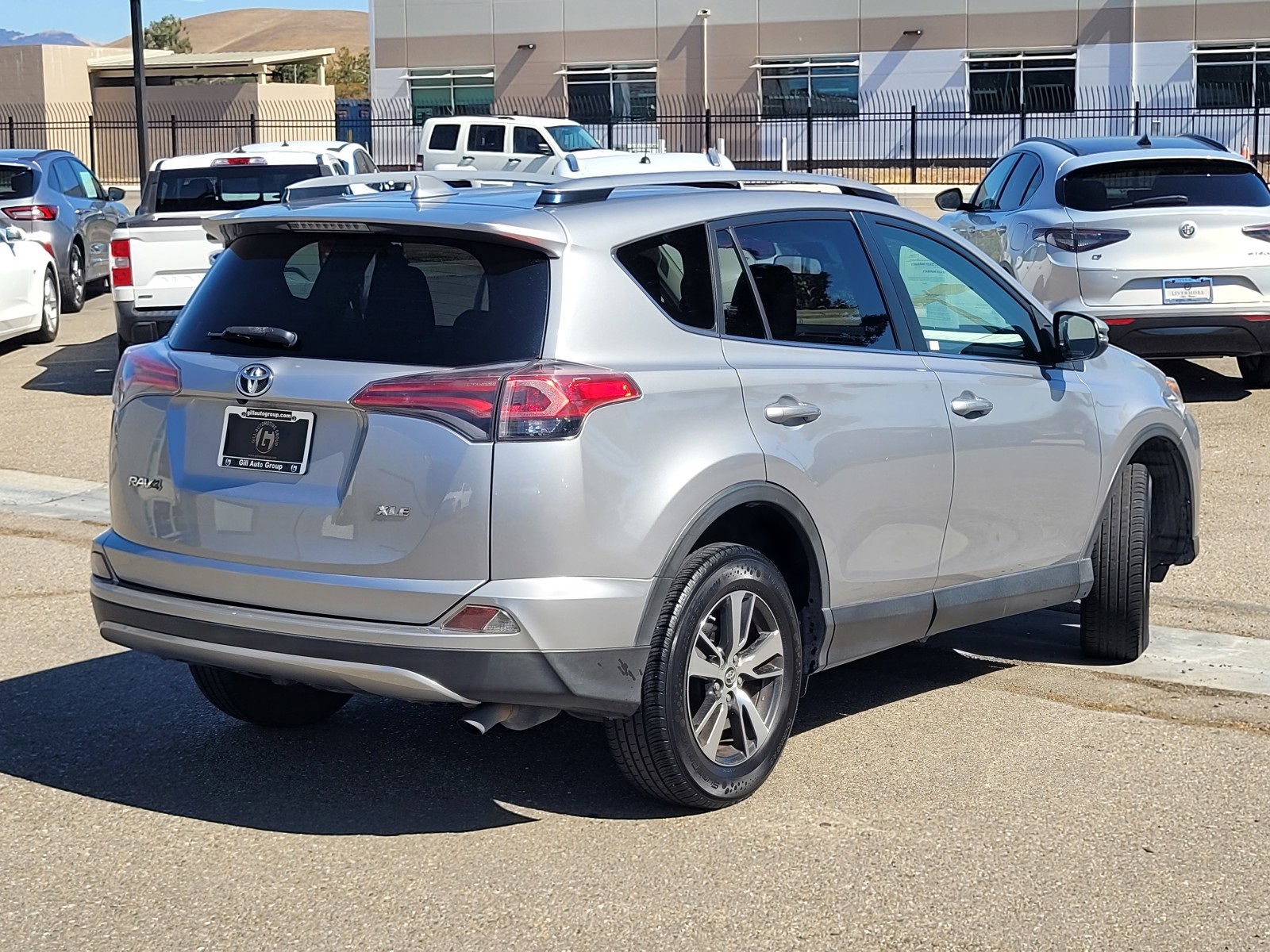 2018 Toyota RAV4 XLE photo 4