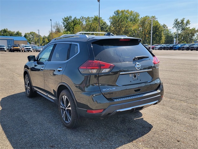 2017 Nissan Rogue SL photo 4