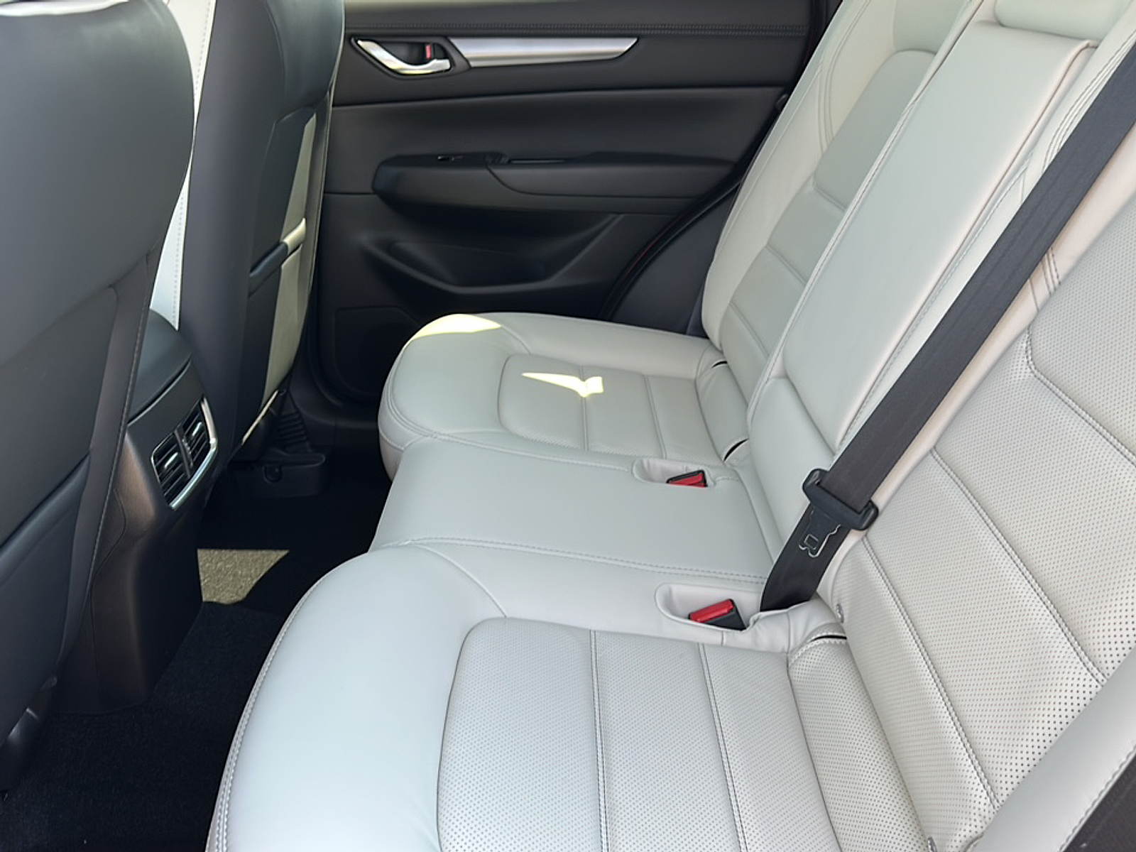 2025 Mazda CX-5 2.5 S Preferred photo 6