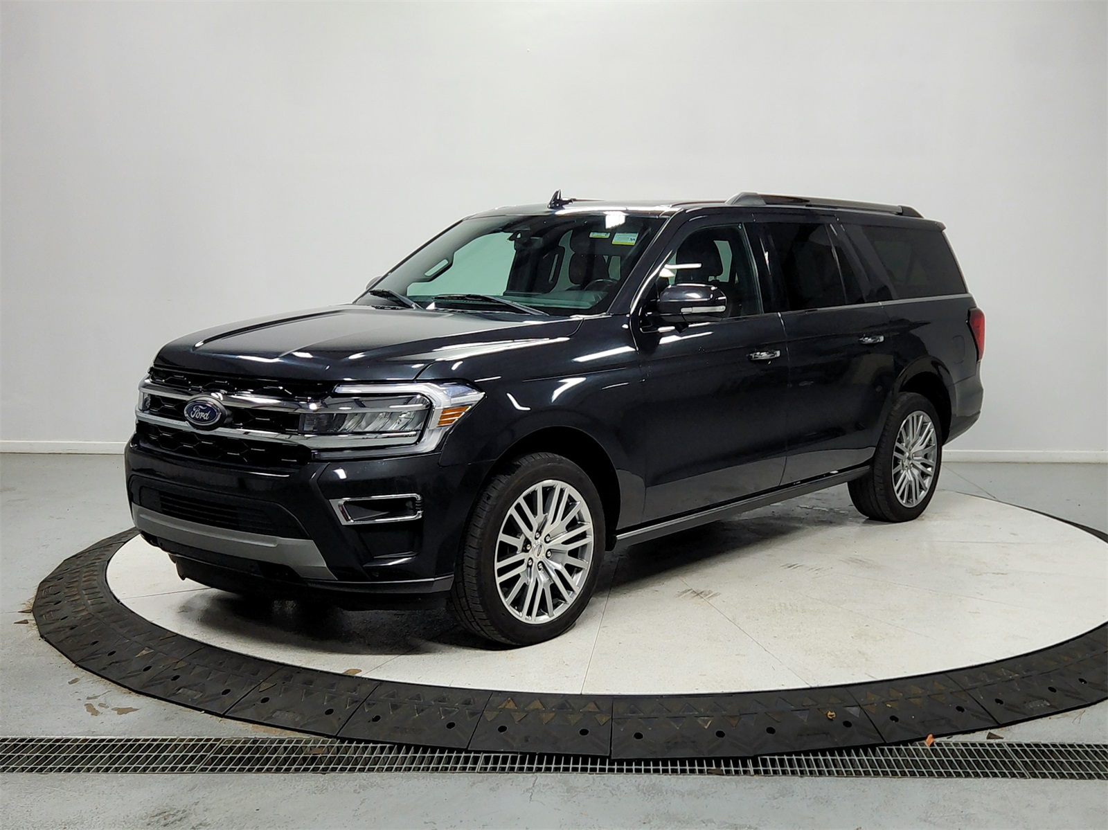 2023 Ford Expedition MAX Limited photo 2