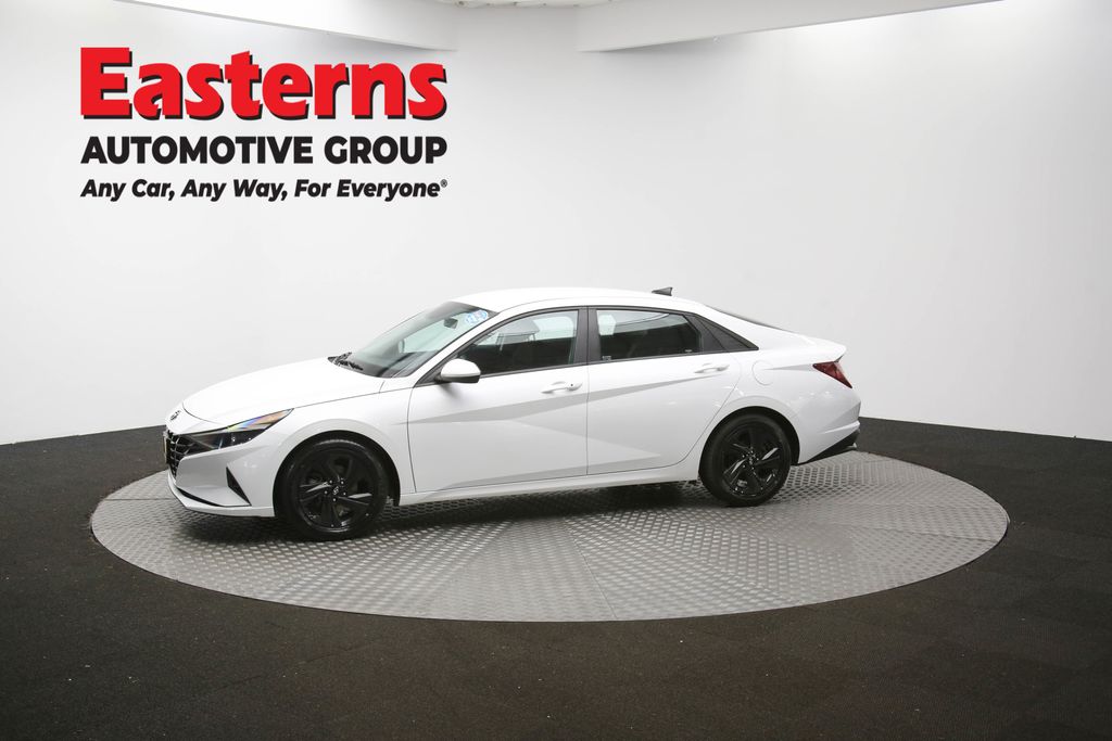 2022 Hyundai Elantra SEL Convenience photo 48