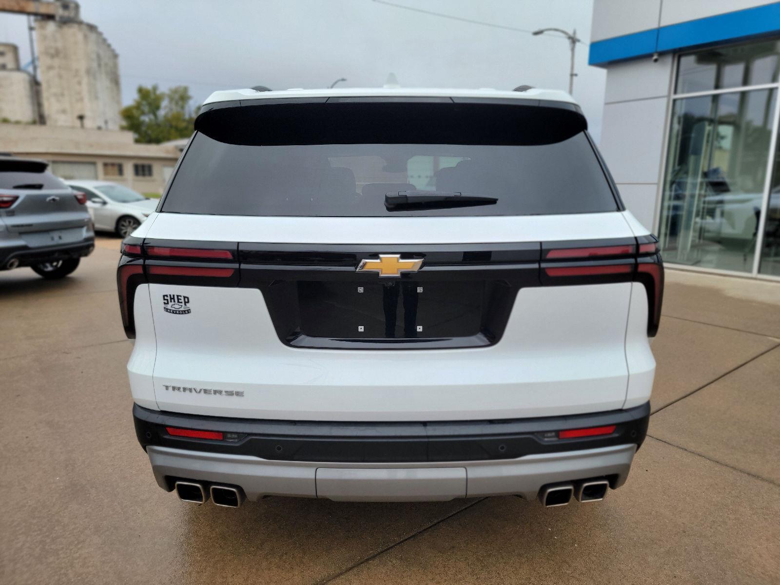 2025 Chevrolet Traverse photo 4
