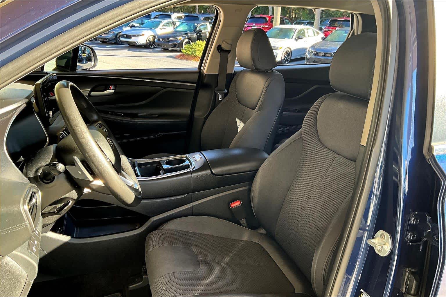 2021 Hyundai Santa Fe SE photo 4