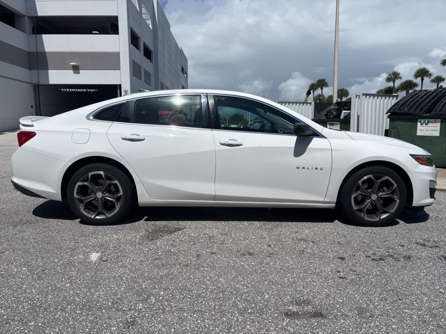 2019 Chevrolet Malibu RS photo 2