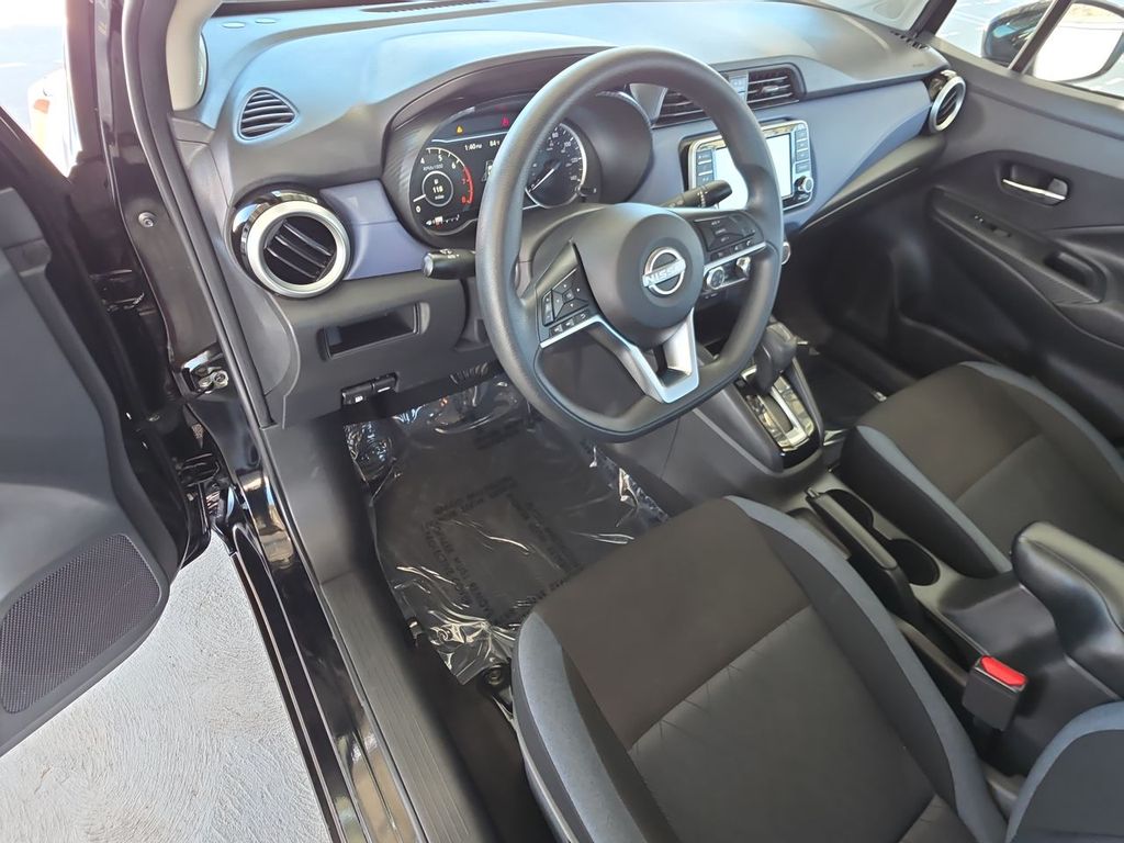 2024 Nissan Versa SV photo 10