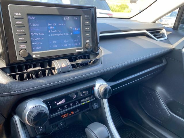2022 Toyota RAV4 LE photo 25