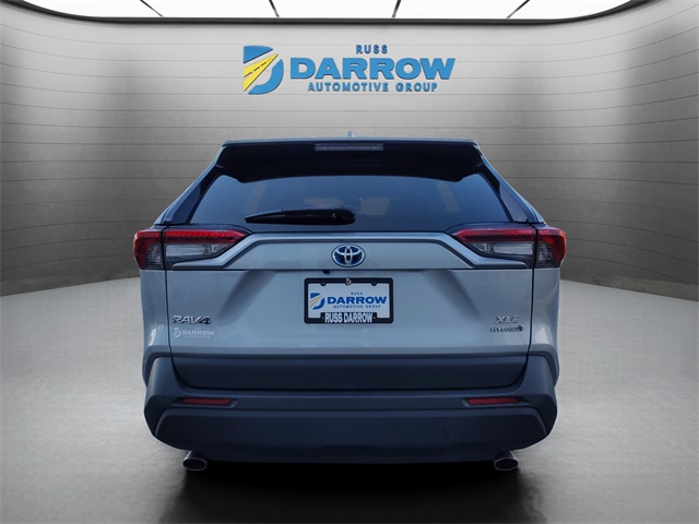 2022 Toyota RAV4 Hybrid XLE photo 3