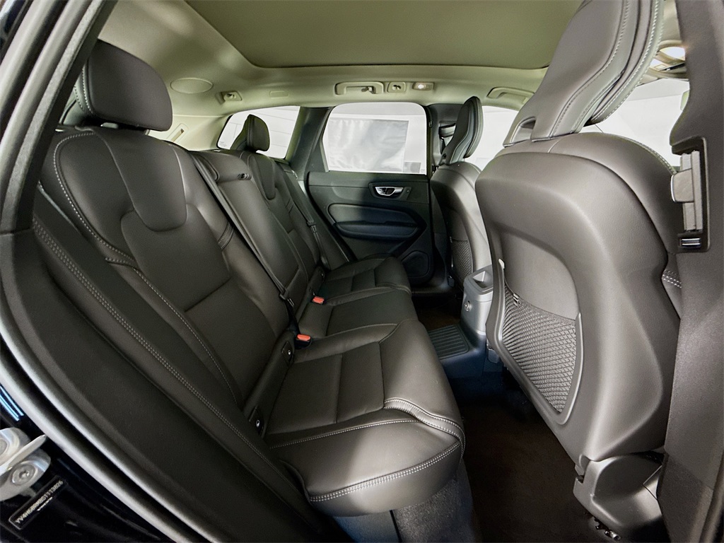 2025 Volvo XC60 Hybrid T8 photo 27