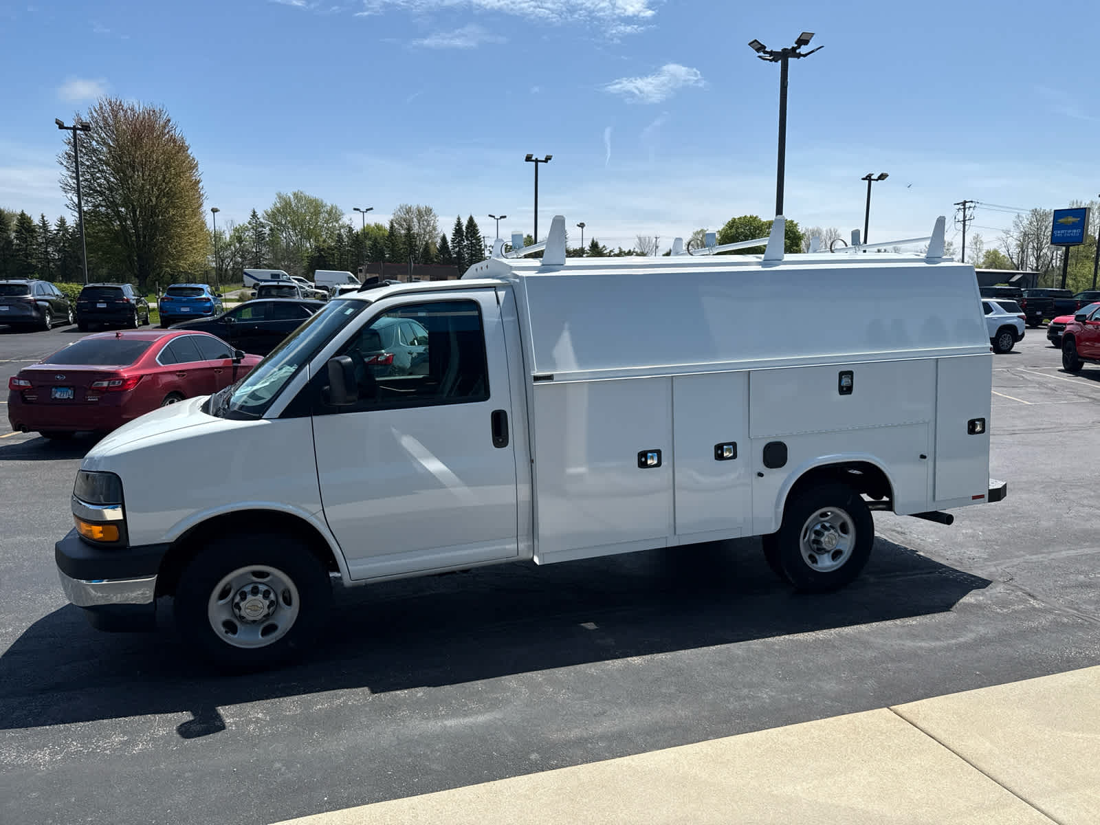 2024 Chevrolet Express Cutaway Base photo 8