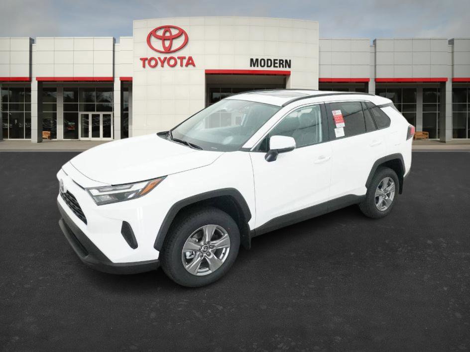 2025 Toyota RAV4 XLE's photo
