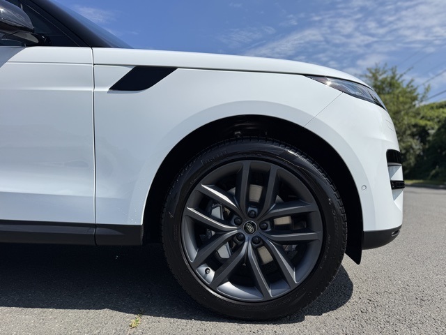 2025 Land Rover Range Rover Sport SE photo 9