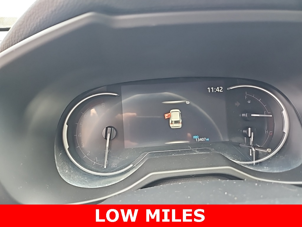 2024 Toyota RAV4 LE photo 2