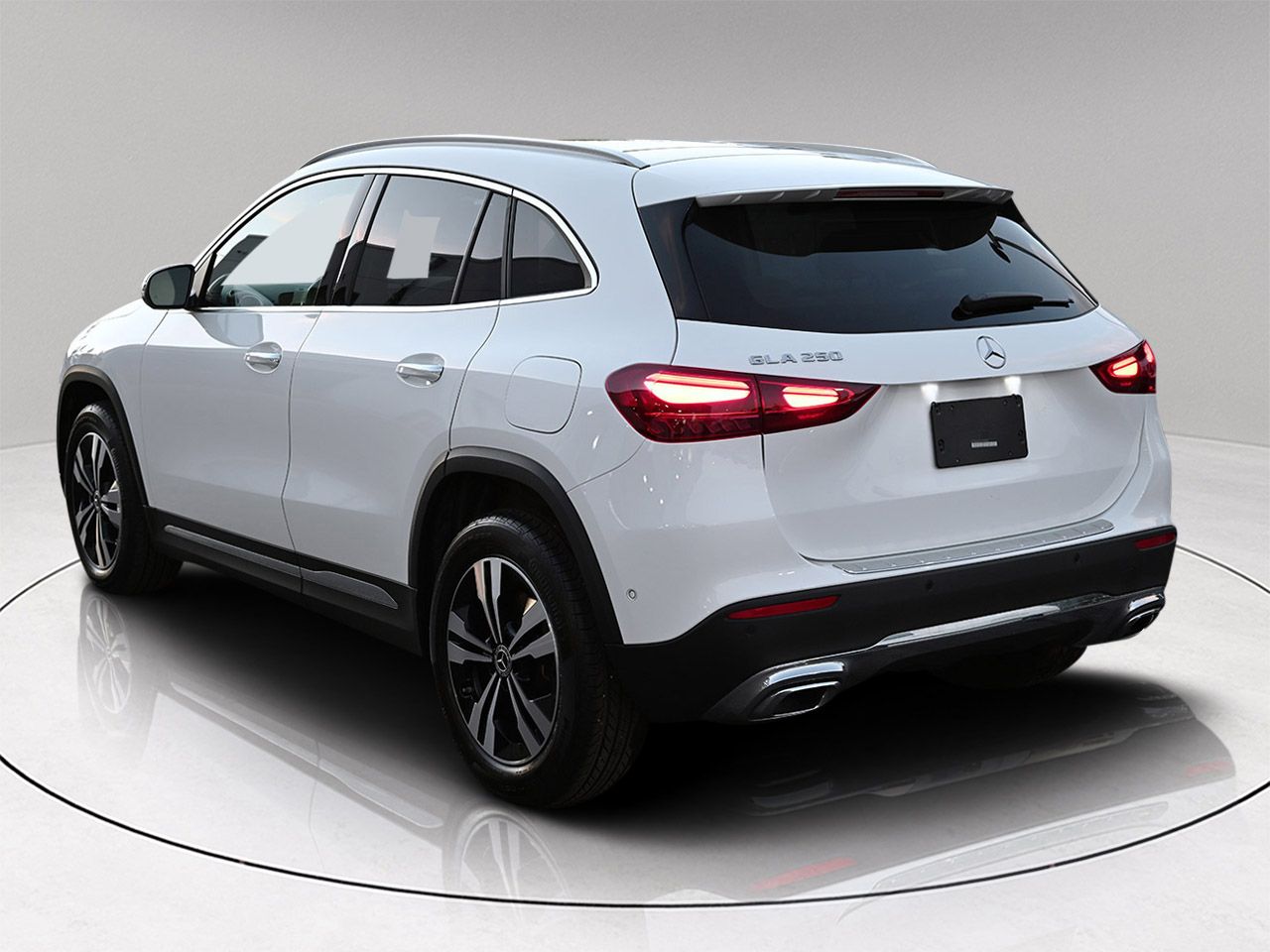 2025 Mercedes Benz GLA 250 photo 4