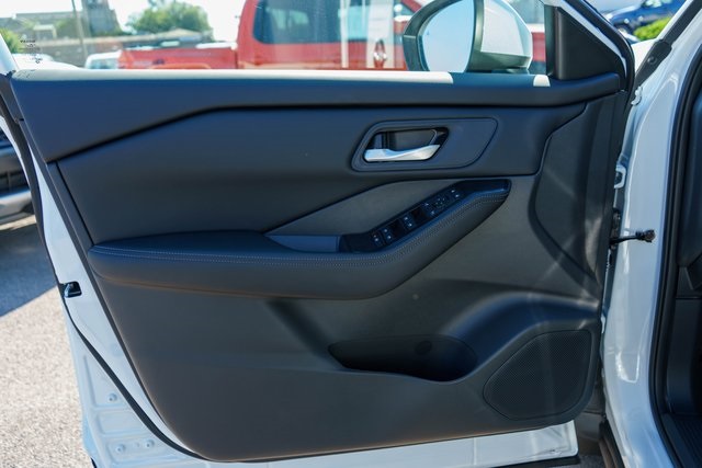2026 Nissan Rogue SV photo 12