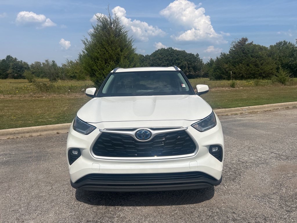 2021 Toyota Highlander Hybrid XLE photo 2