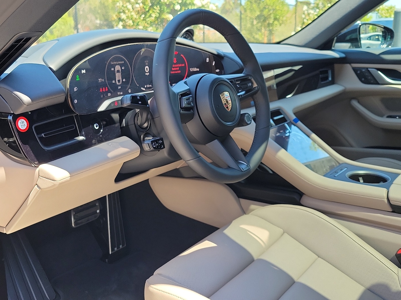 2025 Porsche Taycan photo 4