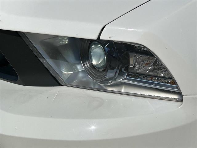 2012 Ford Mustang GT Premium photo 9