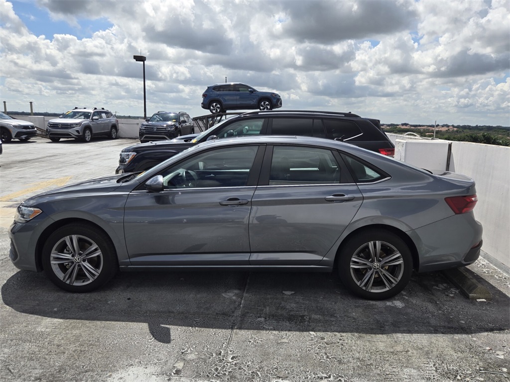 2022 Volkswagen Jetta 1.5T SE photo 3