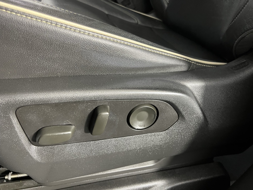 2021 Gmc Yukon SLT photo 19