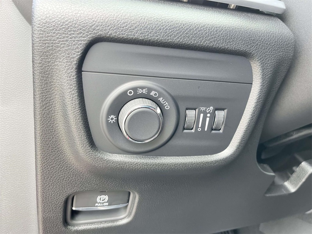 2025 Jeep Grand Cherokee Laredo X photo 8