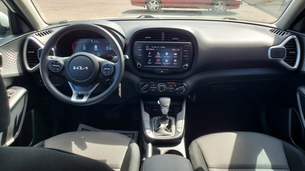 2023 Kia Soul LX photo 32
