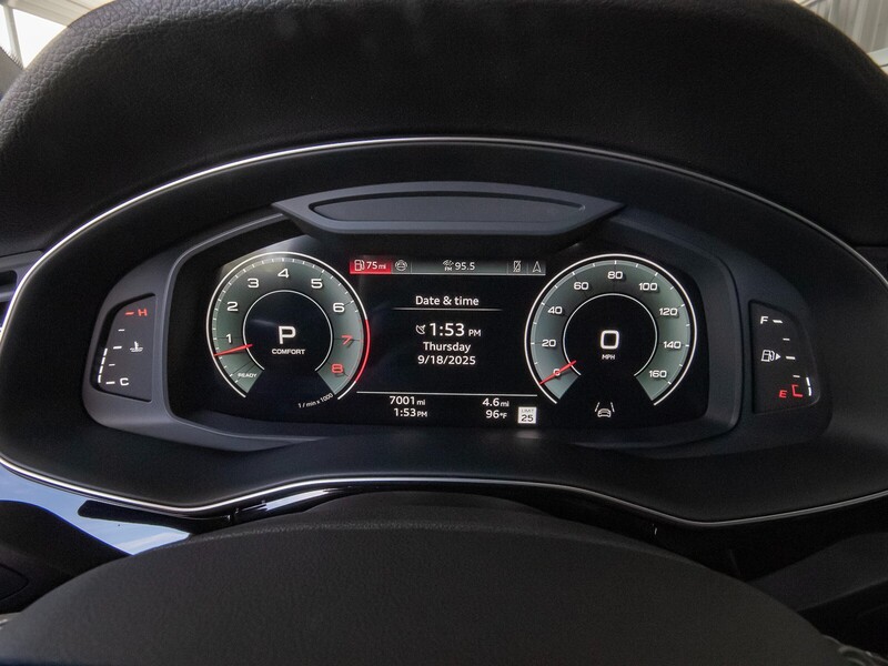 2025 Audi Q8 55 Premium photo 9