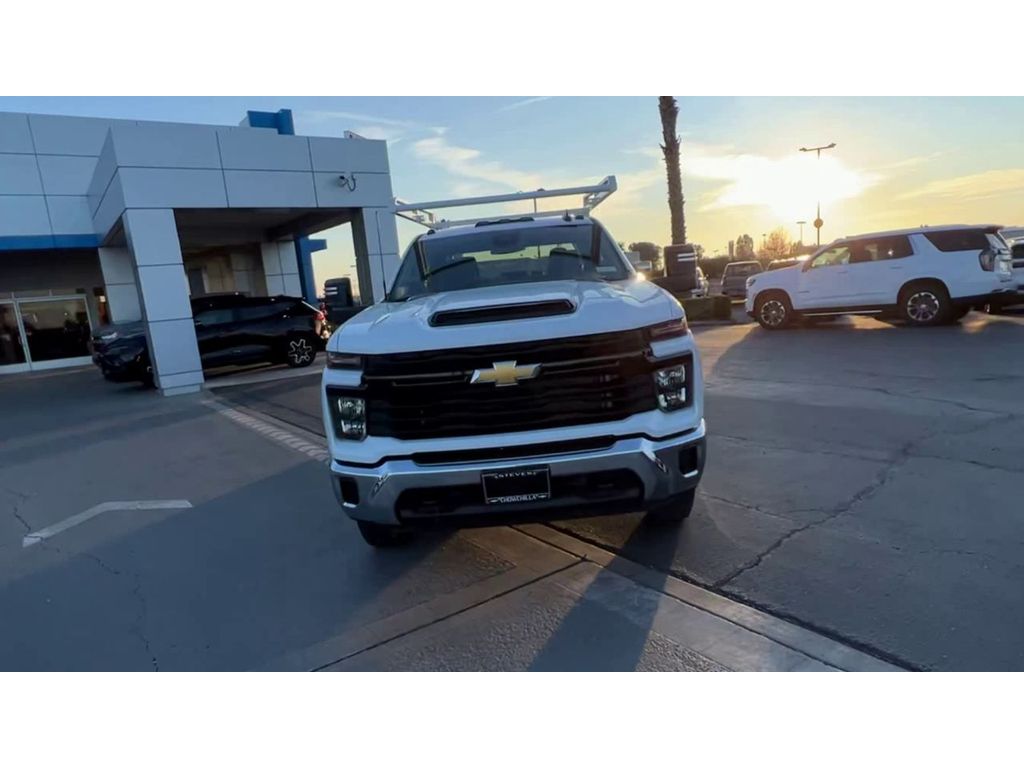 2024 Chevrolet Silverado 3500HD Work Truck photo 4