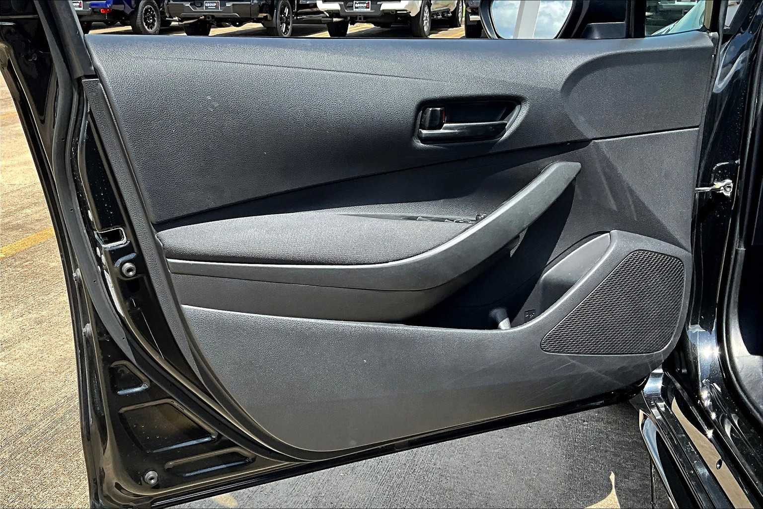 2022 Toyota Corolla LE photo 41