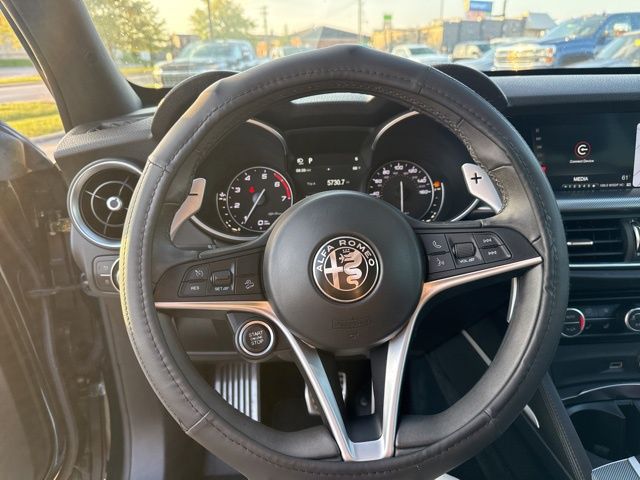 2018 Alfa Romeo Stelvio Ti photo 17