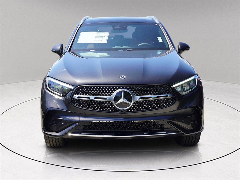 2025 Mercedes Benz GLC 300 4MATIC photo 2